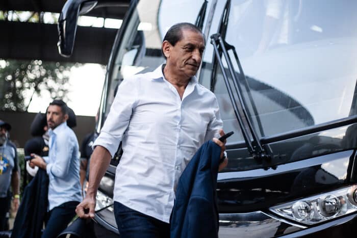 Corinthians demite Ramón Díaz