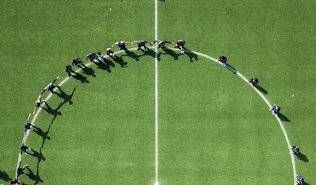 Torcedores do Santos invadem CT