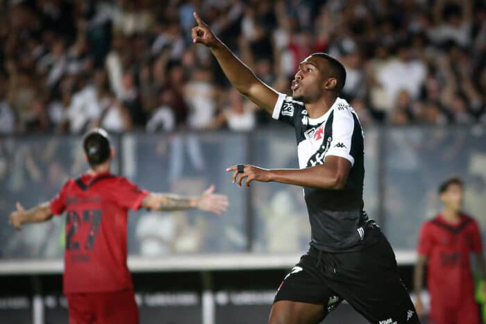 Vasco renova com Rayan