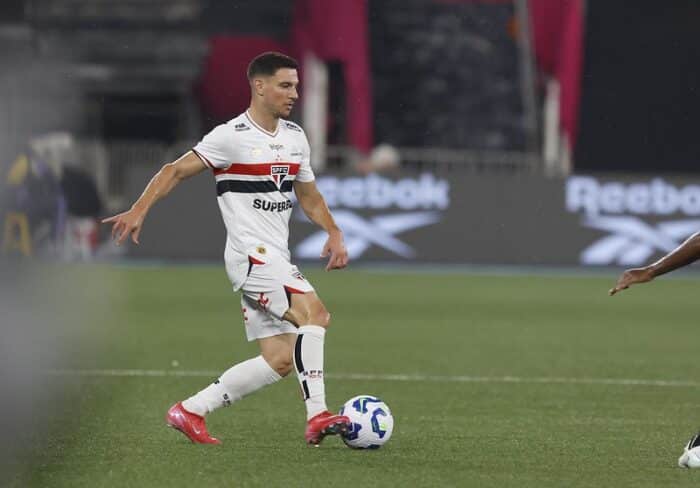 São Paulo renova o vínculo com Cédric