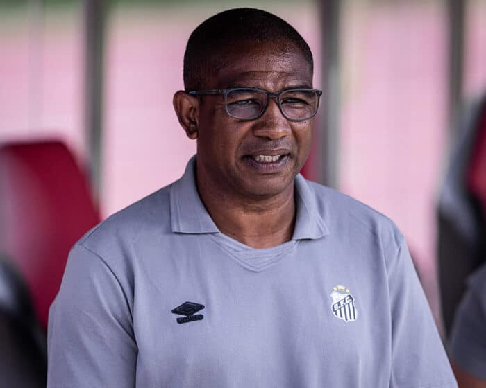 Santos mantém César Sampaio no comando