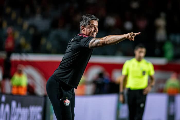 Thiago Carpini fecha as portas para o Vasco