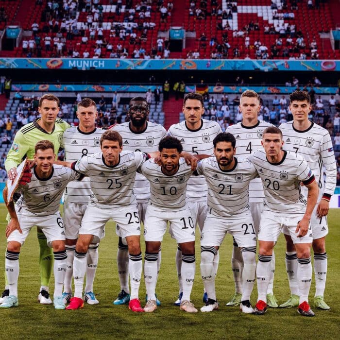 Ídolo de Bayern de Munique e Borussia anuncia a aposentadoria; jogador venceu a Copa do Mundo