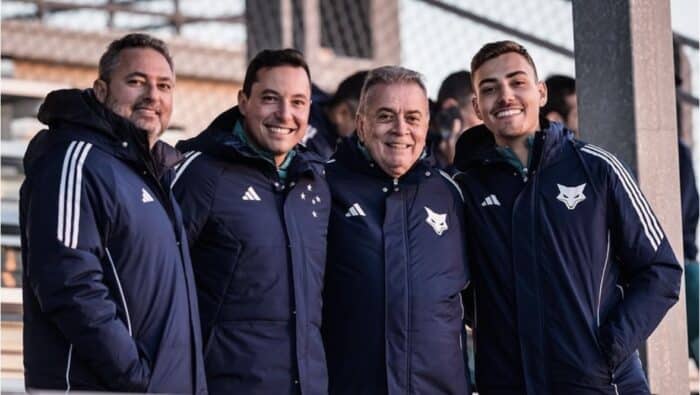 Jogadores do Cruzeiro se reúnem com Pedrinho BH e cobram explicações