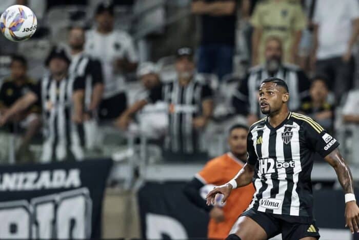Júnior Santos sofre nova lesão e vira desfalque por tempo indeterminado no Atlético-MG