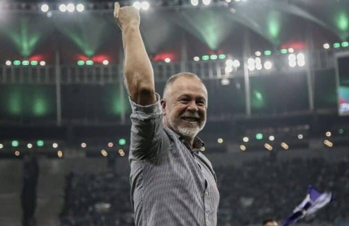 Mano Menezes é oficializado e volta ao Grêmio depois de 20 anos