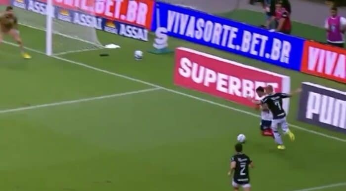 Áudio do VAR revela que Rafael Klein foi influenciado a marcar pênalti em Bahia x Ceará - Futebol