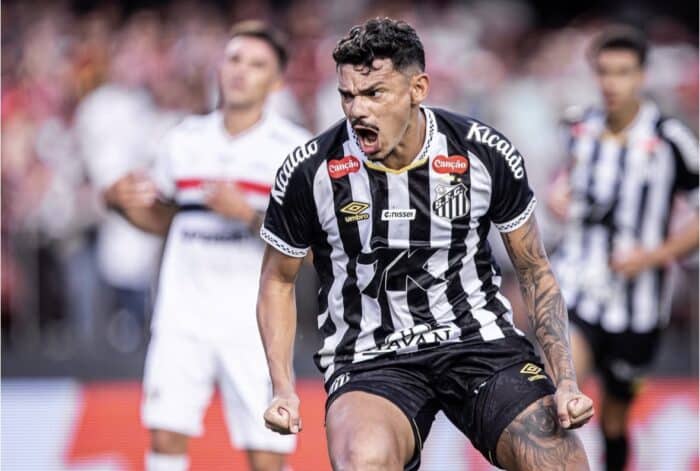 Santos fecha patrocínio máster com casa de apostas e valores surpreendem