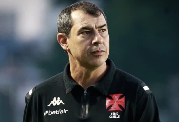 Vasco demite Fábio Carille após nova derrota no Brasileirão