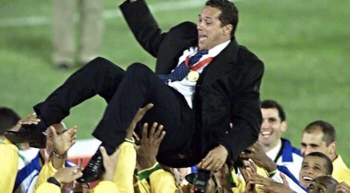 Santos avança para ter Vanderlei Luxemburgo na função de coordenador técnico 