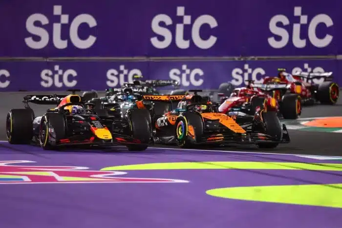Chefe de equipe da McLaren manda indireta para Max Verstappen