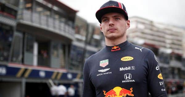 Verstappen volta a criticar Red Bull em defesa de Lawson