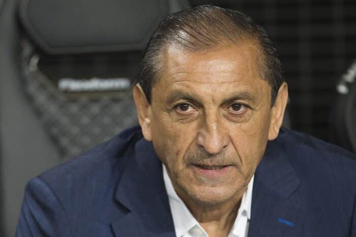 FIFA condena o Vasco a pagar Ramón Díaz