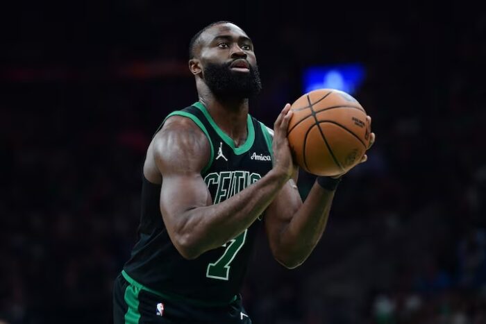 Jaylen Brown jogou os Play-offs com uma ruptura de menisco