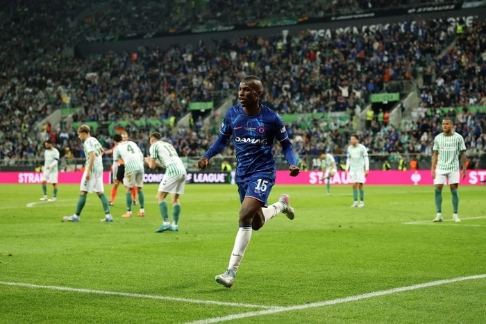 Chelsea faz 4 a 1 no Bétis de virada e é campeão da Conference League
