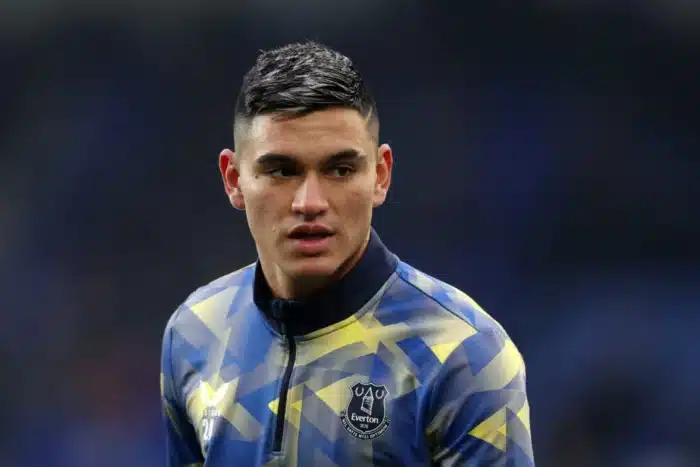 Everton tem interesse em compra de Carlos Alcaraz
