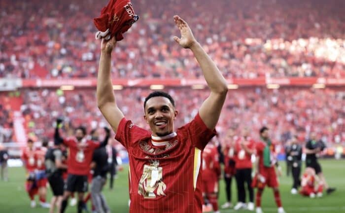 Com acerto encaminhado no Real Madrid, Alexander-Arnold anuncia saída do Liverpool