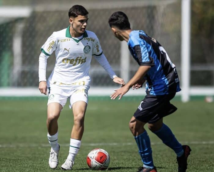 Cria da base do Palmeiras vai enfrentar filho de CR7 em jogo entre seleções
