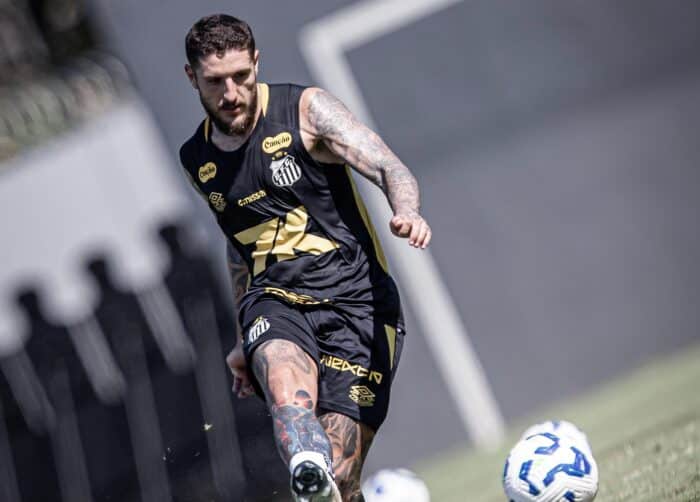 Santos apresenta Zé Rafael e volante minimiza chances de título no Campeonato Brasileiro