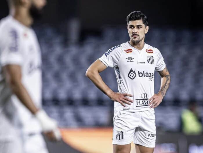 Santos corre risco de sofrer transfer ban por dívida com clube português