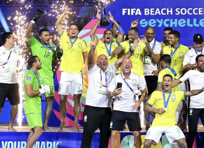 Em jogo emocionante, Brasil fica com o título da Copa do Mundo de Futebol de Areia