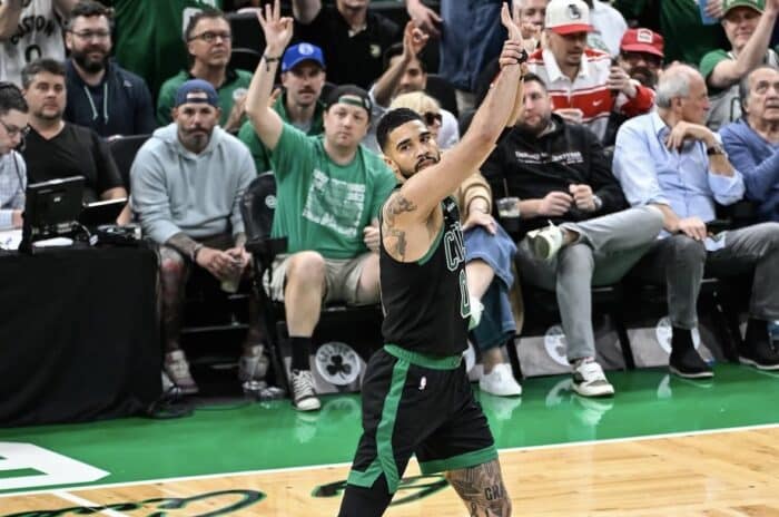 Tatum sofre grave lesão e está fora por tempo indeterminado na NBA