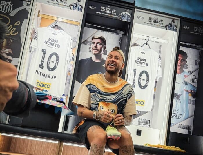 Leilão de Neymar acontece no mesmo dia de Brasil x Paraguai