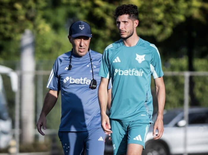 Auxiliar técnico de Jardim detona o Atlético-MG, após clássico contra o Cruzeiro