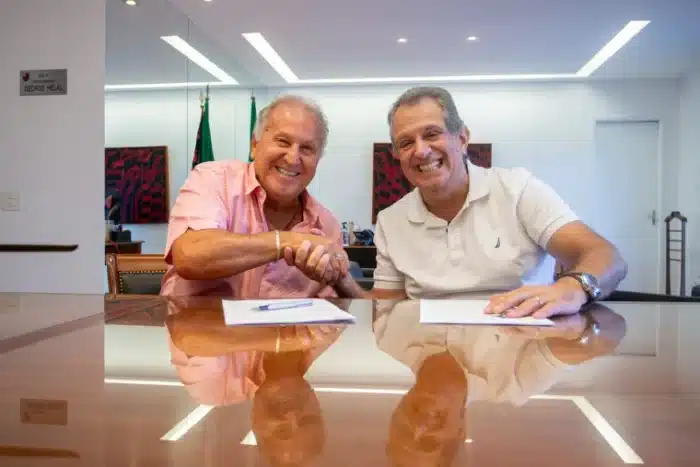 Jornal antecipa salário de Zico como embaixador do Flamengo