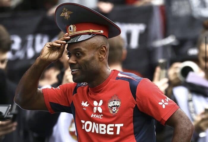 Vagner Love está de casa nova no futebol brasileiro