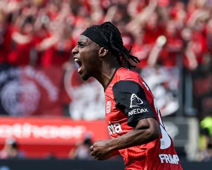 Liverpool anuncia contratação de Frimpong