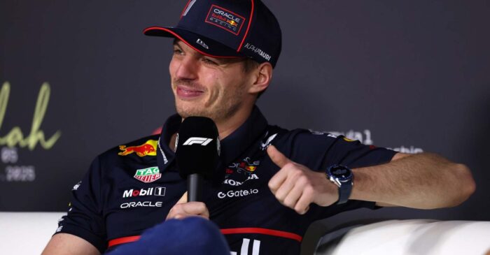 Verstappen descarta saída da Red Bull
