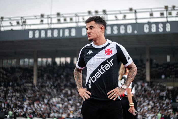 Negociação com Aston Villa avança e Coutinho se aproxima de permanência no Vasco