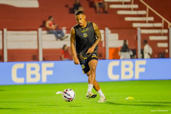 Corinthians negocia com zagueiro do Novorizontino
