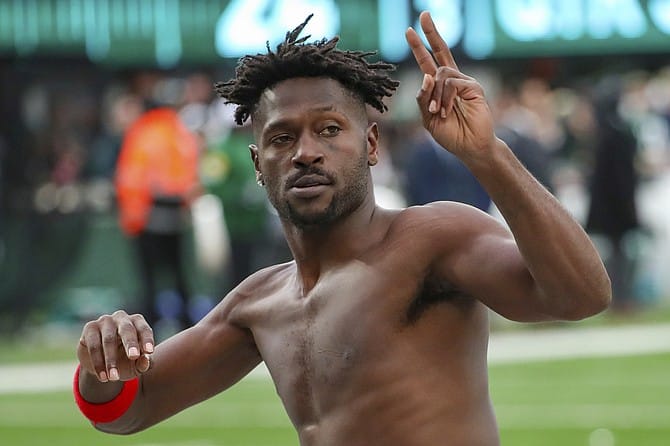 Polícia de Miami-Dade emite mandado de prisão contra Antonio Brown