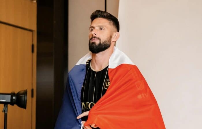 Atacante do Los Angeles FC, Giroud se derrete por jogador do Flamengo: “muito inteligente”