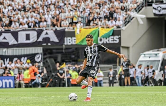 Gigante argentino busca a contratação de Fausto Vera, do Atlético-MG