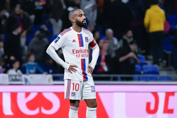 Lyon é rebaixado para a Segunda Divisão por conta de problemas financeiros