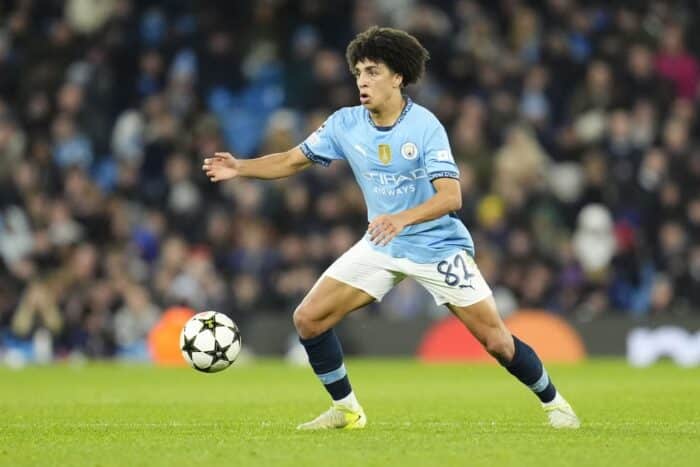 FIFA suspende jogador do Manchester City por três jogos