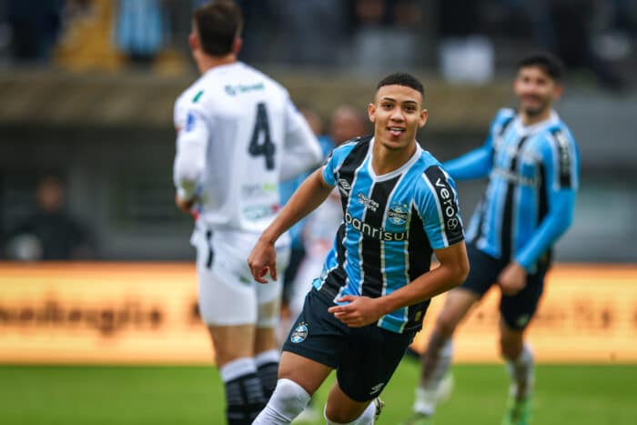 Bahia envia oferta por Gustavo Nunes, do Brentford