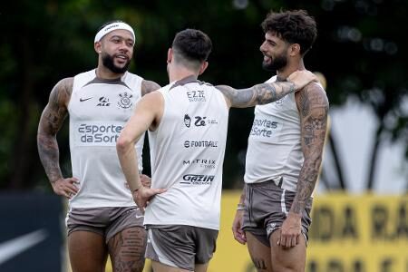 Dorival Jr faz último treino antes do Dérbi com Memphis, Garro e Yuri Alberto