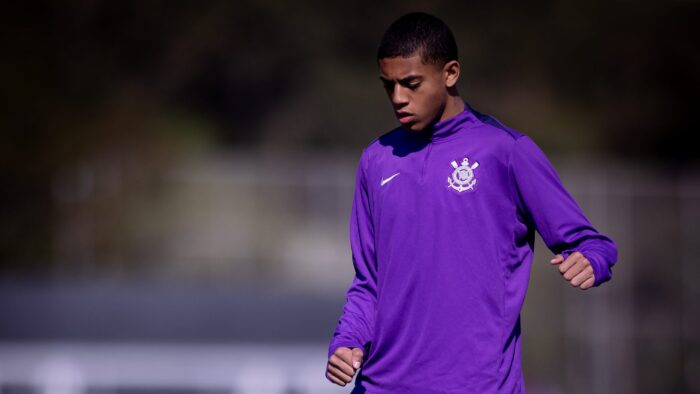 Bahia paga R$ 14 milhões por atacante de 16 anos do Corinthians