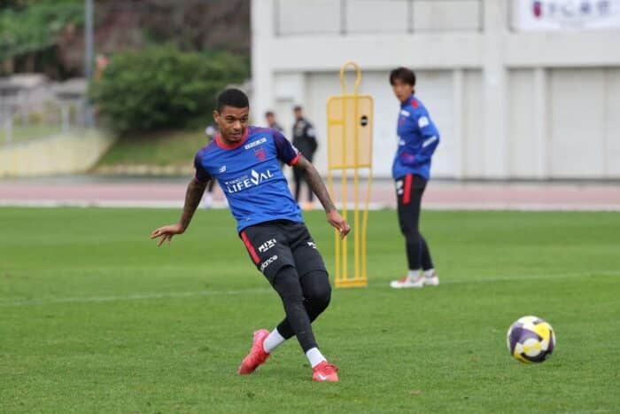 São Paulo busca centroavante brasileiro no Japão