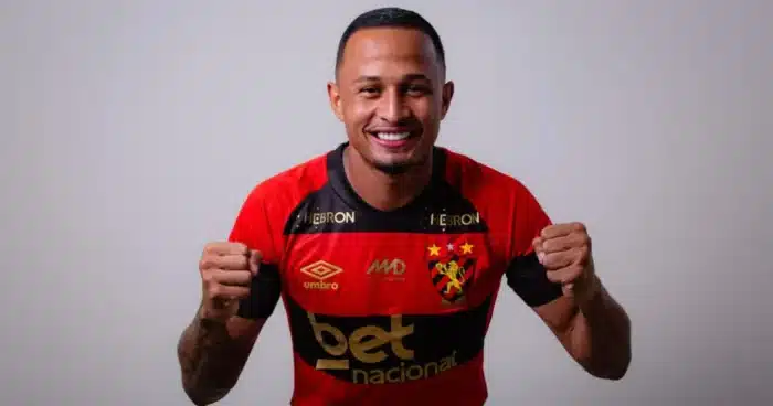 Sport oficializa contratação de Léo Pereira, atacante de 25 anos
