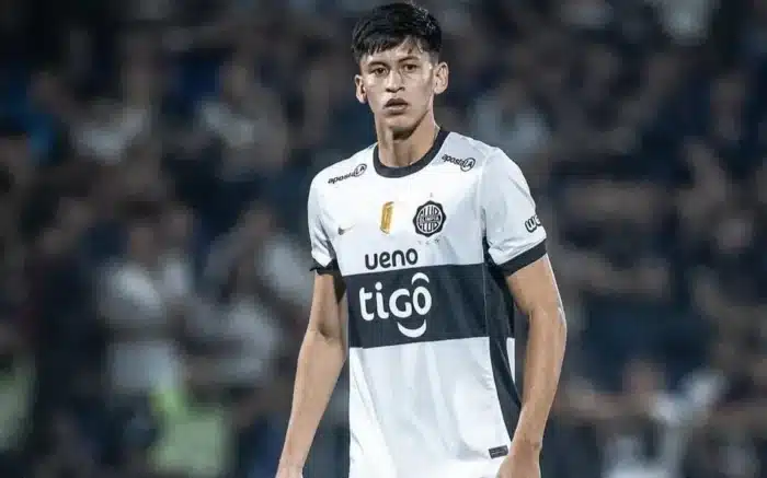 Vasco sonda Santos Torrealba e Brayan Grance