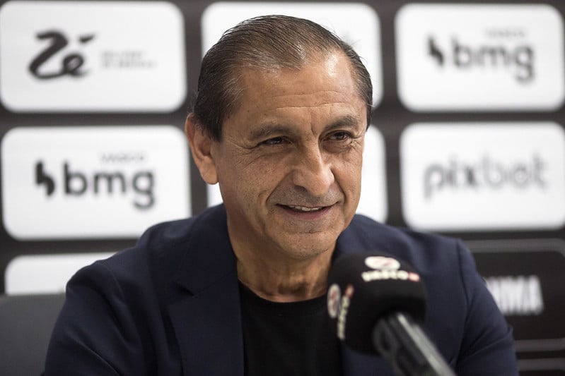 Negociação com Luis Zubeldía esfria e Internacional olha para Ramón Díaz - Internacional
