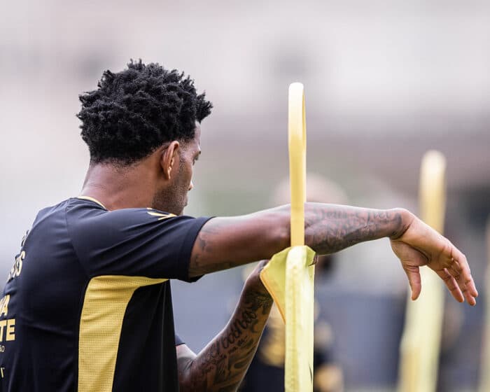 Gil rescinde com o Santos
