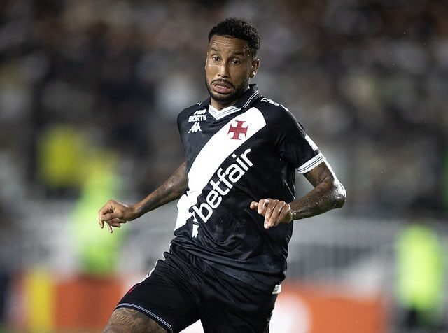 Jair sofre nova lesão e desfalca o Vasco por longo período