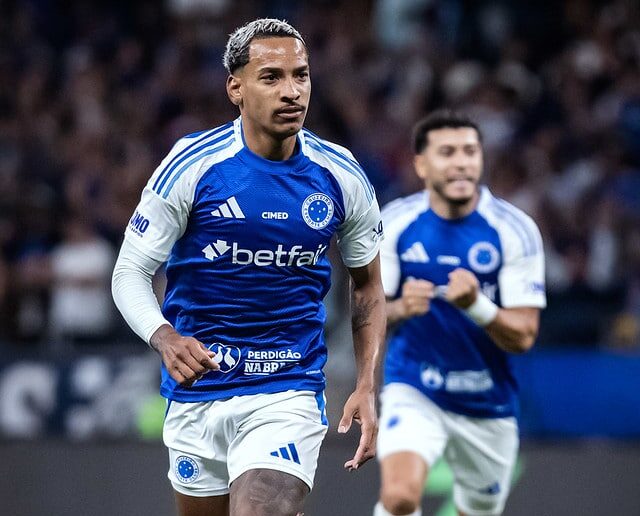 Exames do Cruzeiro indicam lesão mais leve em Matheus Pereira