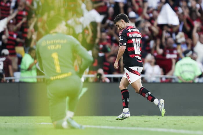 Seleção Uruguaia libera Arrascaeta e Varela para retornar ao Flamengo